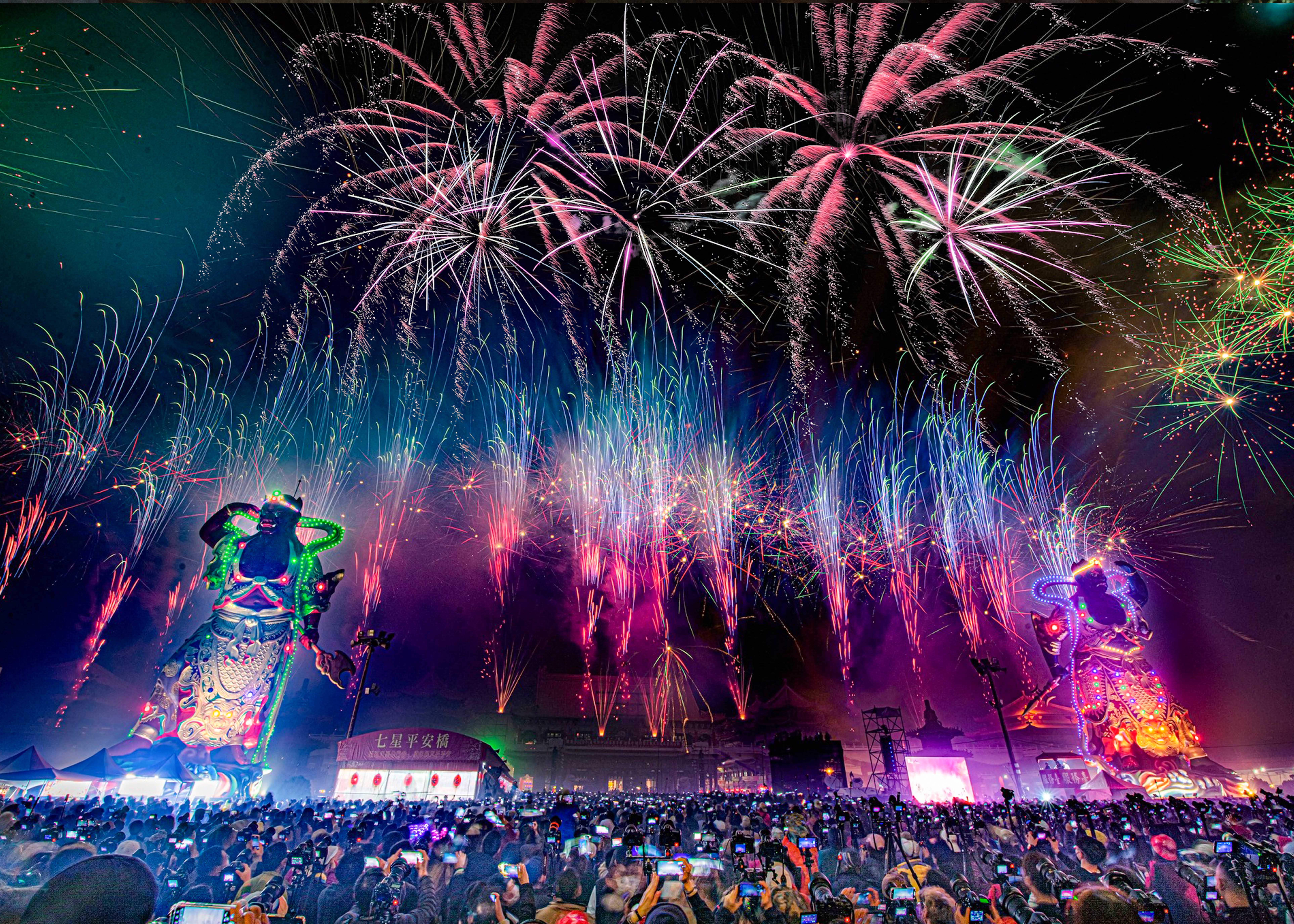 銅牌 煙火之美作者吳秀玲